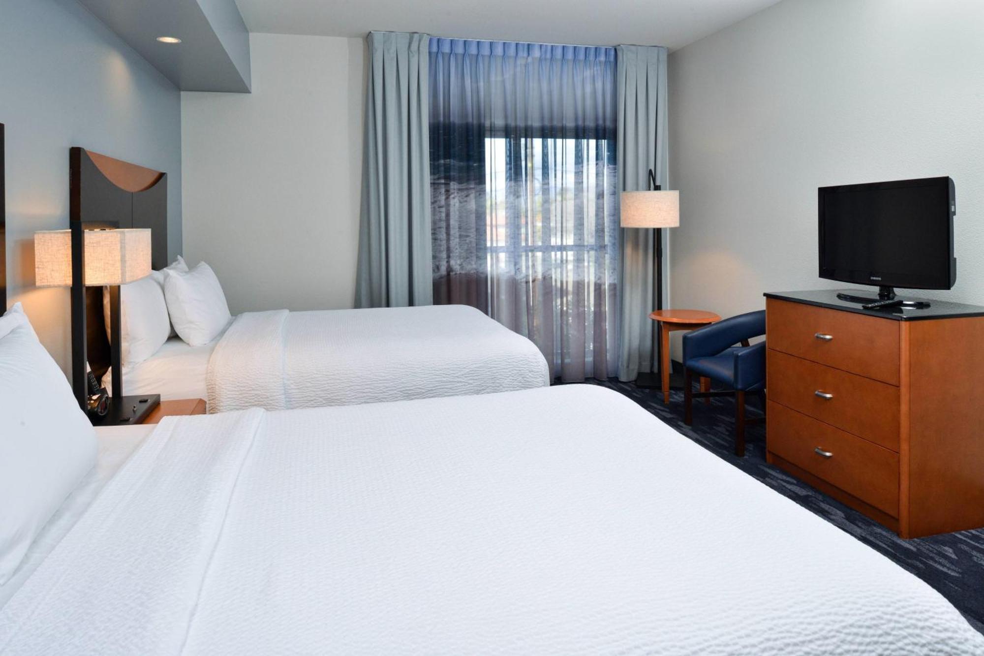 Fairfield Inn & Suites Santa Cruz - Капитола Экстерьер фото