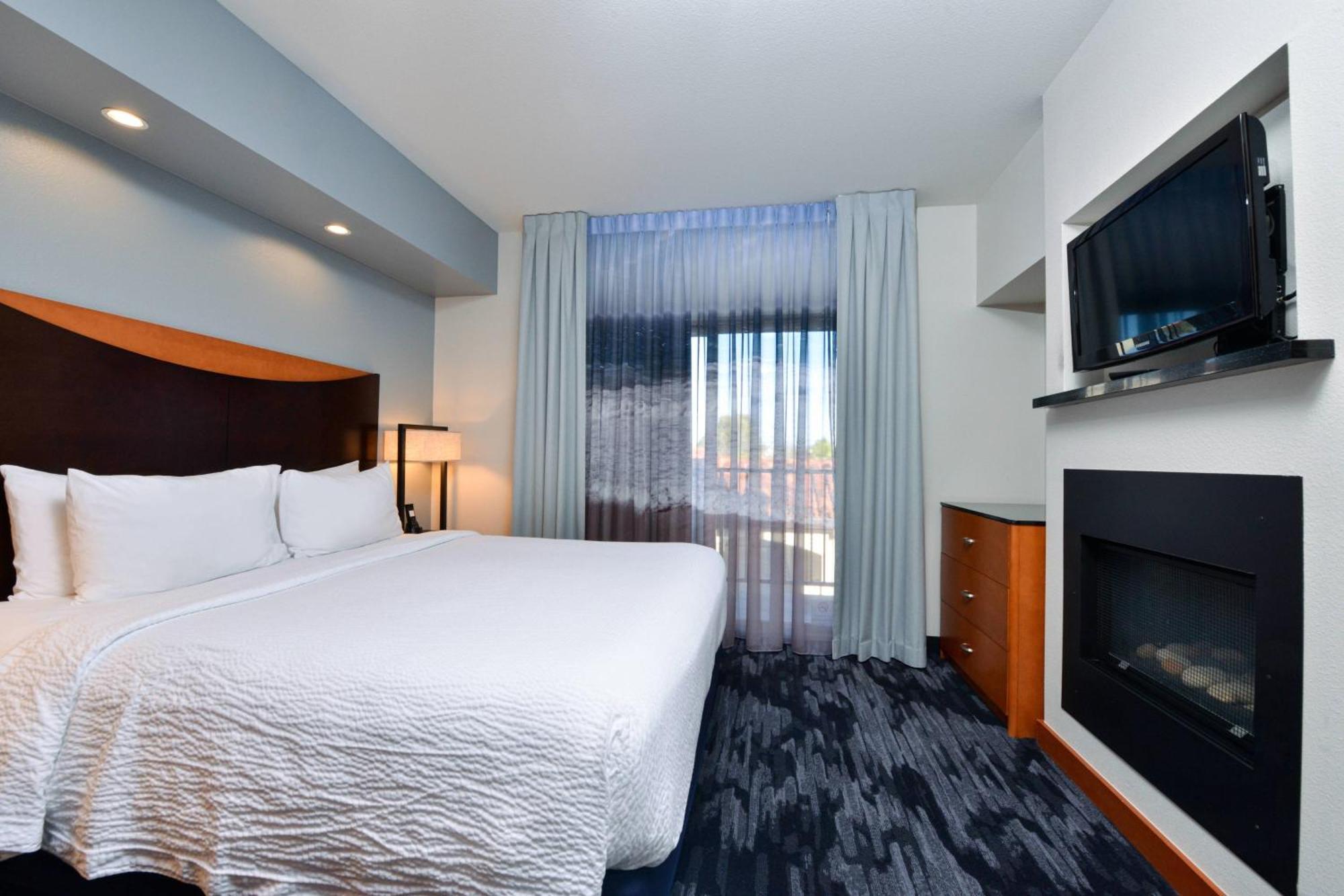 Fairfield Inn & Suites Santa Cruz - Капитола Экстерьер фото