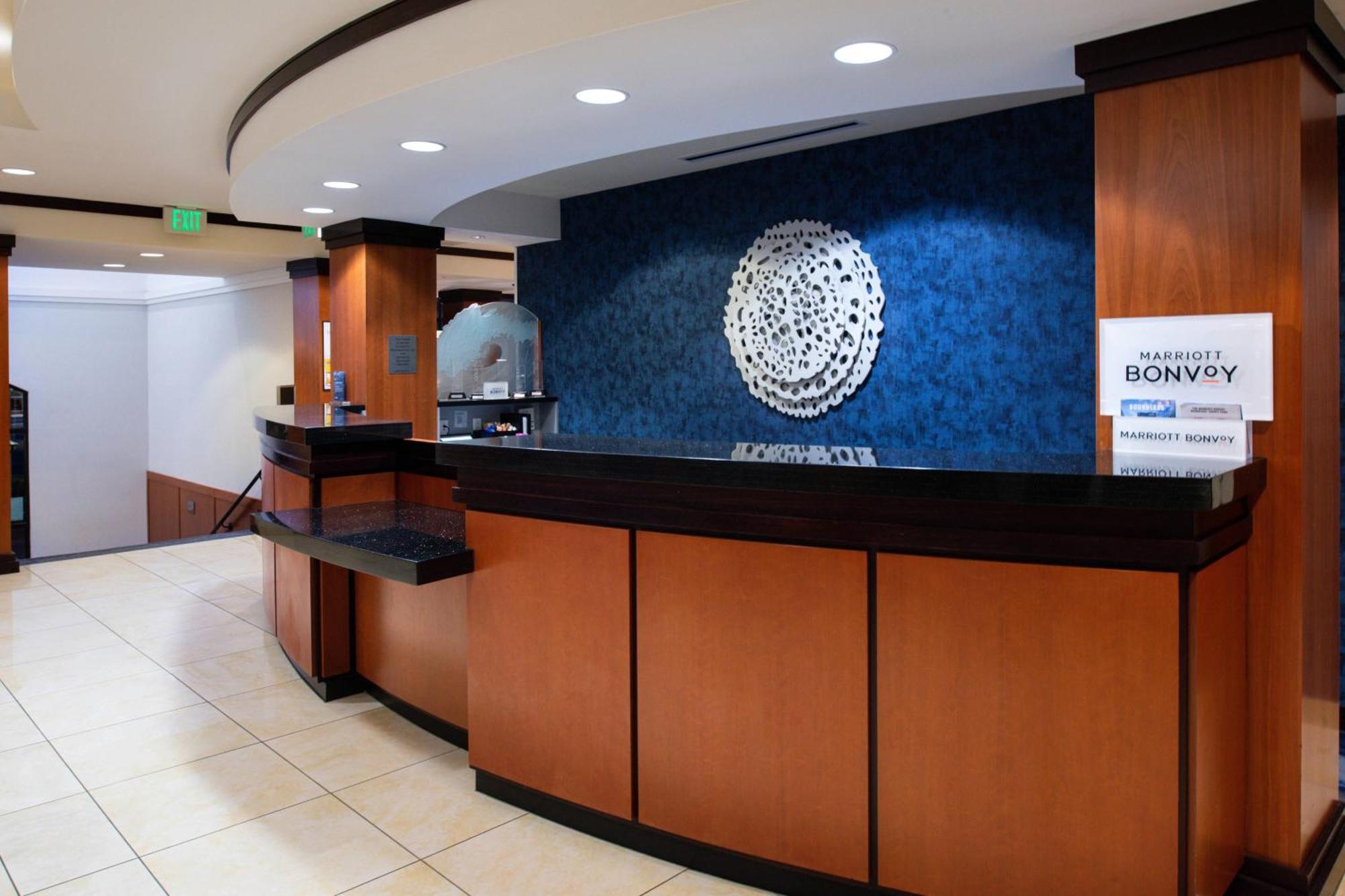 Fairfield Inn & Suites Santa Cruz - Капитола Экстерьер фото